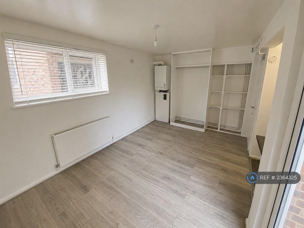 4 bed Studio for rent in Luton. From OpenRent