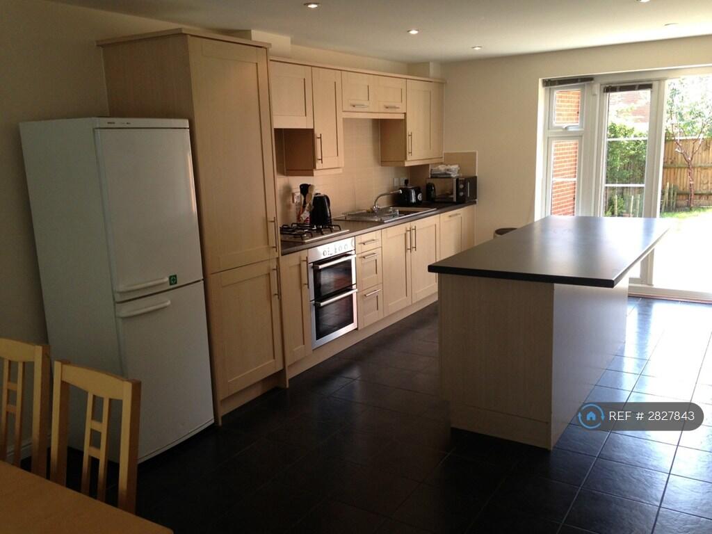 1 bed House Share for rent in Aylesbury. From OpenRent 1 bed House Share for rent in Aylesbury. From OpenRent