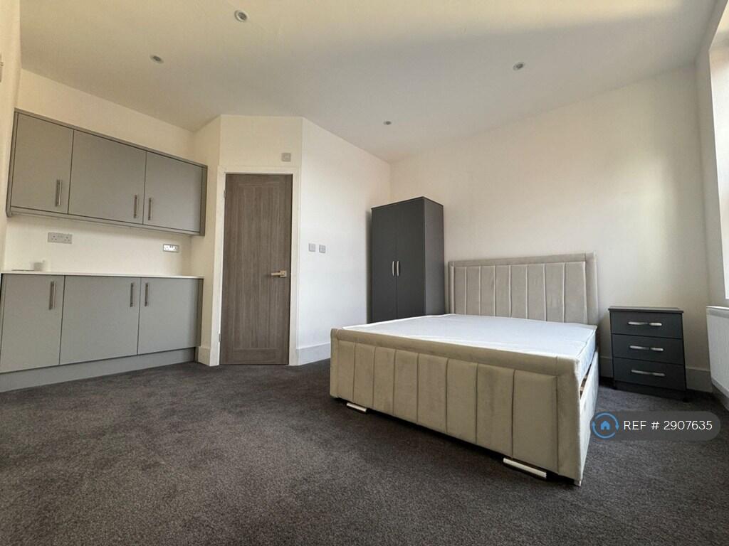 1 bed House Share for rent in Ashton-under-Lyne. From OpenRent