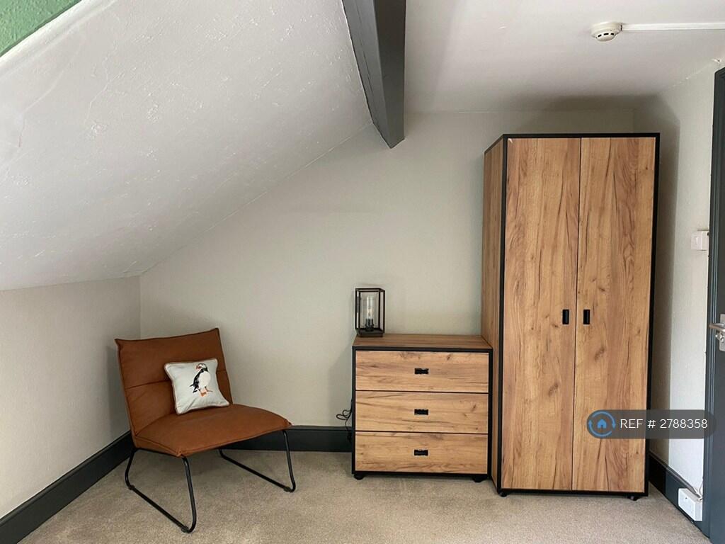 1 bed House Share for rent in Staplegrove. From OpenRent