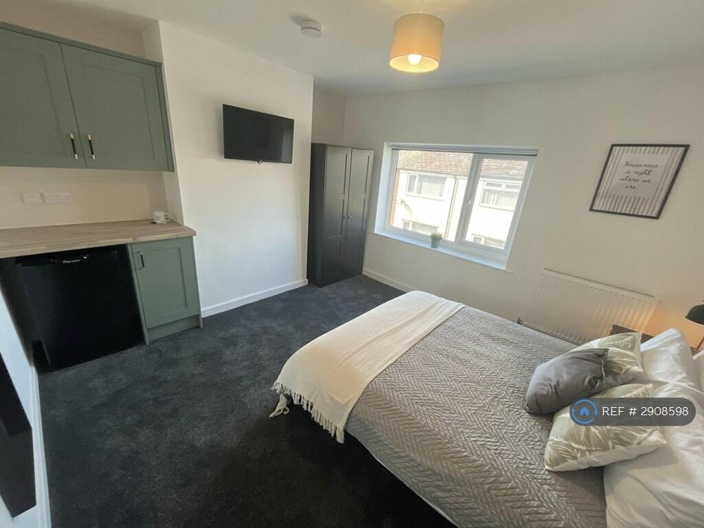 1 bed House Share for rent in Prescot. From OpenRent