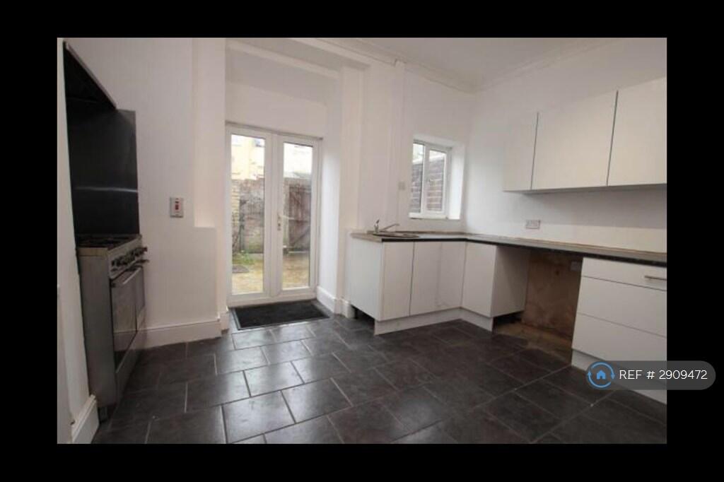 2 bed Mid Terraced House for rent in Darwen. From OpenRent