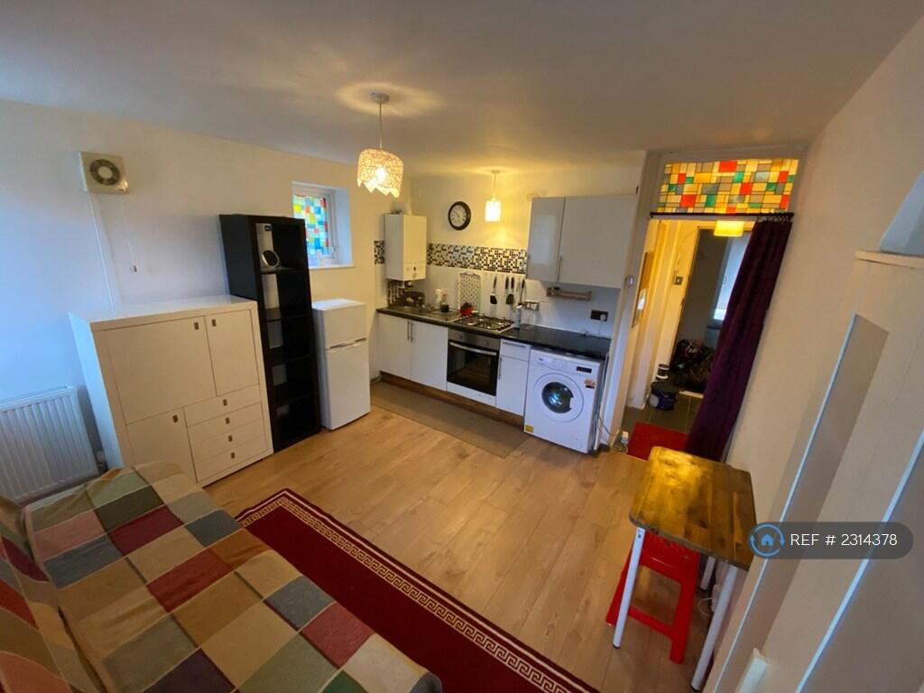 4 bed Studio for rent in Luton. From OpenRent