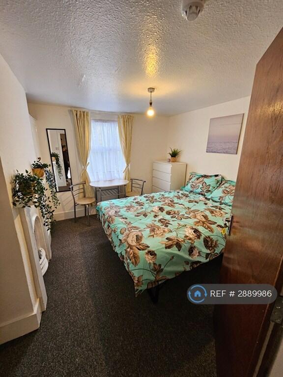 1 bed House Share for rent in London. From OpenRent