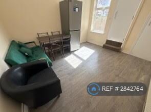3 bed Mid Terraced House for rent in Smethwick. From OpenRent
