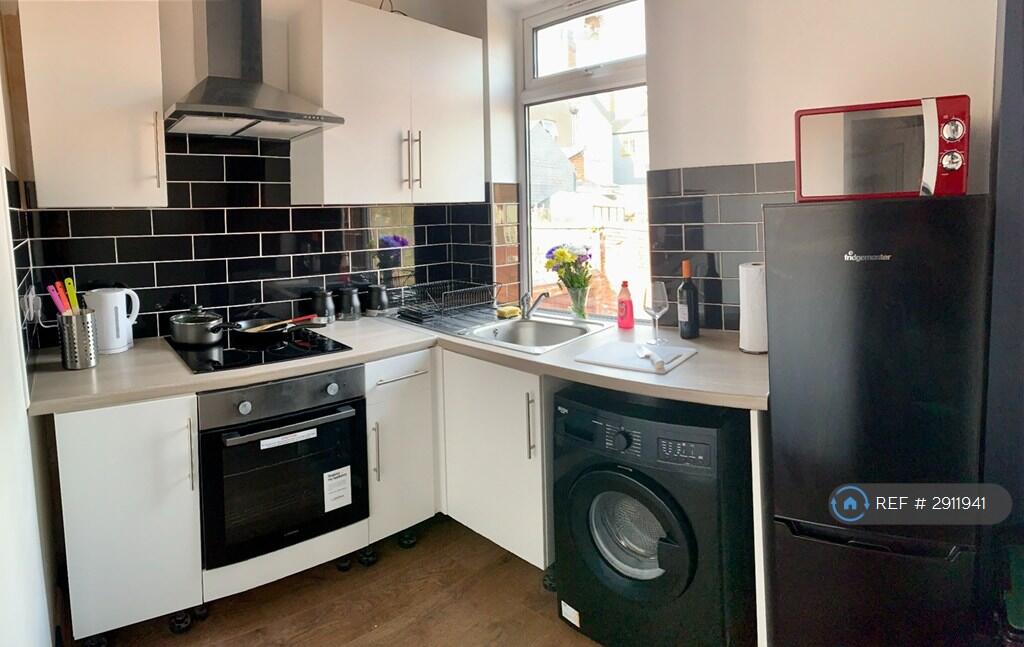1 bed 1st Floor Flat for rent in Warmsworth. From OpenRent 1 bed 1st Floor Flat for rent in Warmsworth. From OpenRent