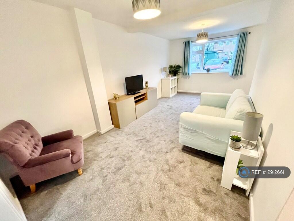 1 bed 1st Floor Flat for rent in Brighouse. From OpenRent