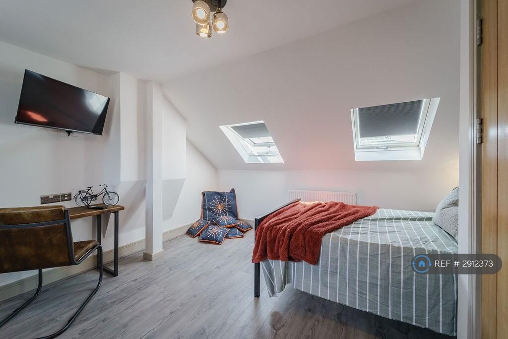 1 bed House Share for rent in Binley Woods. From OpenRent