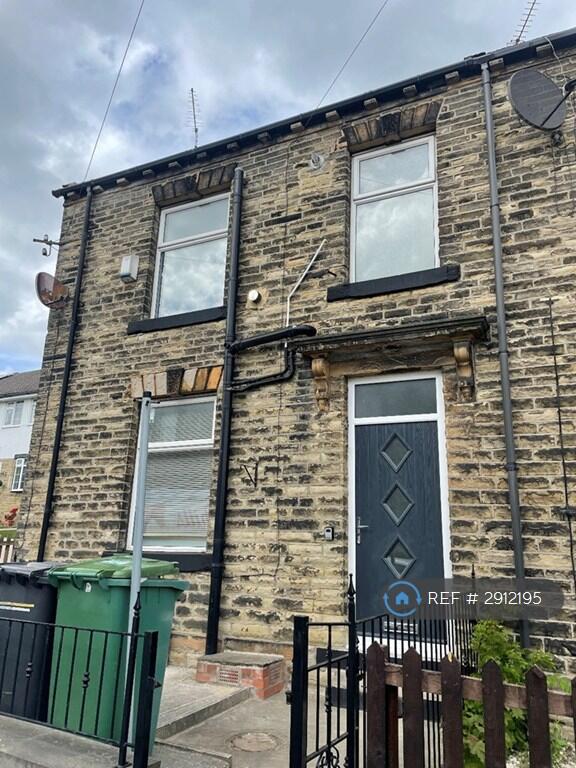 2 bed End of Terrace for rent in Liversedge. From OpenRent