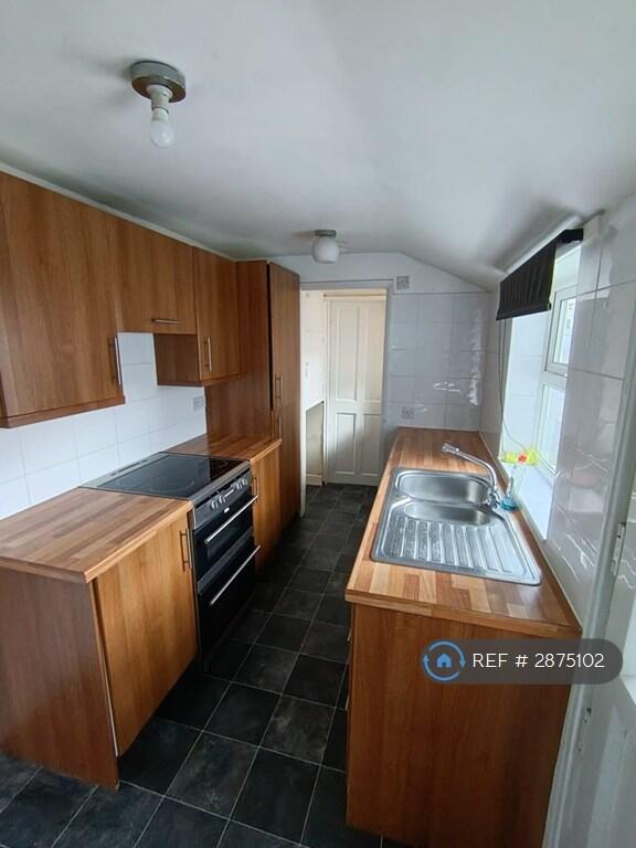3 bed Mid Terraced House for rent in Grantham. From OpenRent
