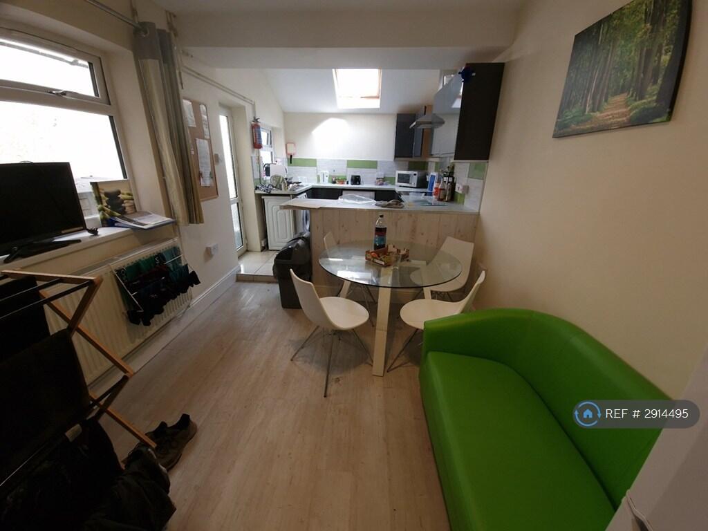 1 bed House Share for rent in Swansea. From OpenRent 1 bed House Share for rent in Swansea. From OpenRent