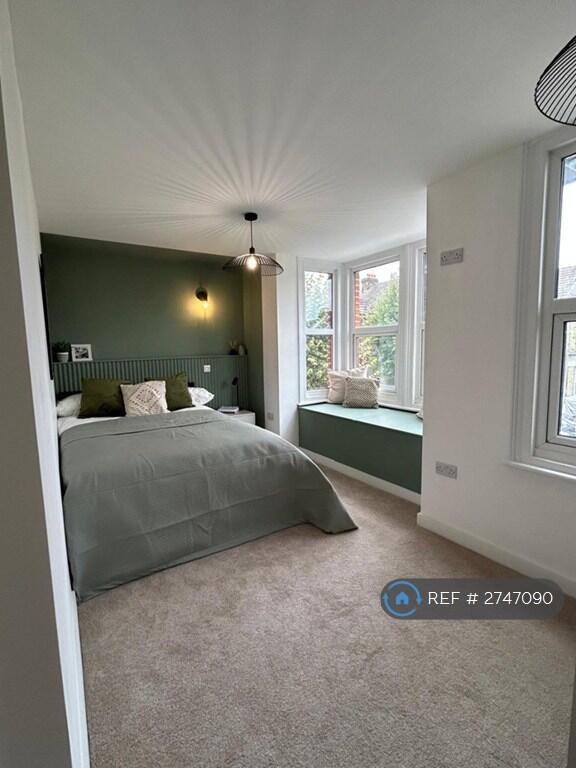 1 bed House Share for rent in Gillingham. From OpenRent 1 bed House Share for rent in Gillingham. From OpenRent