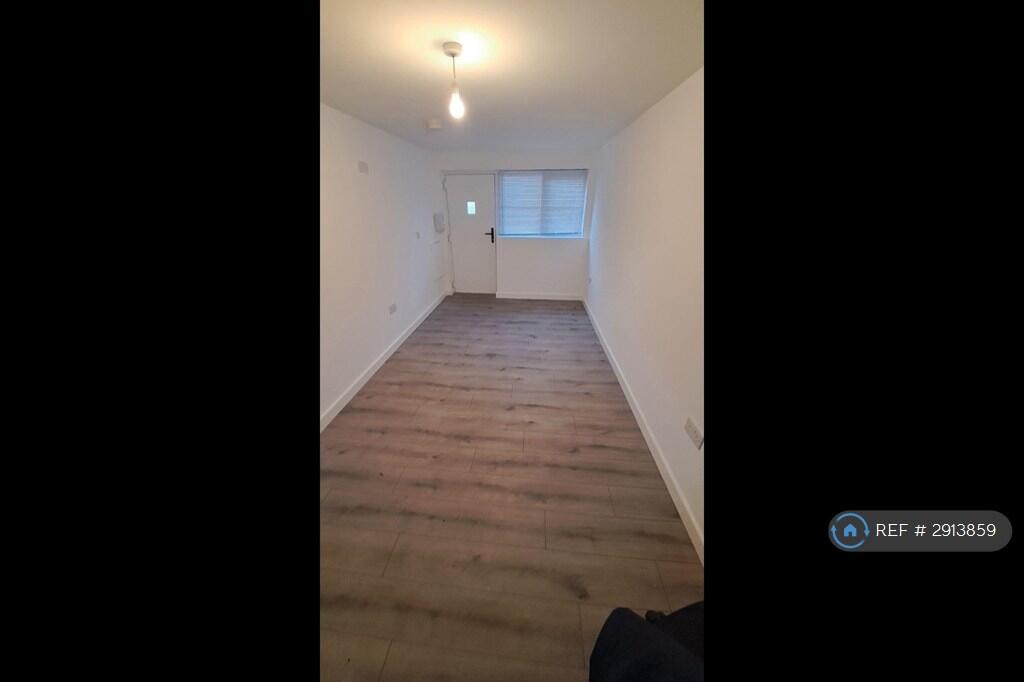 1 bed 1st Floor Flat for rent in Burtonwood. From OpenRent