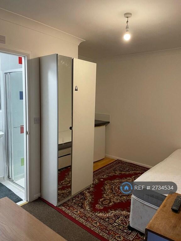 1 bed House Share for rent in Feltham. From OpenRent 1 bed House Share for rent in Feltham. From OpenRent