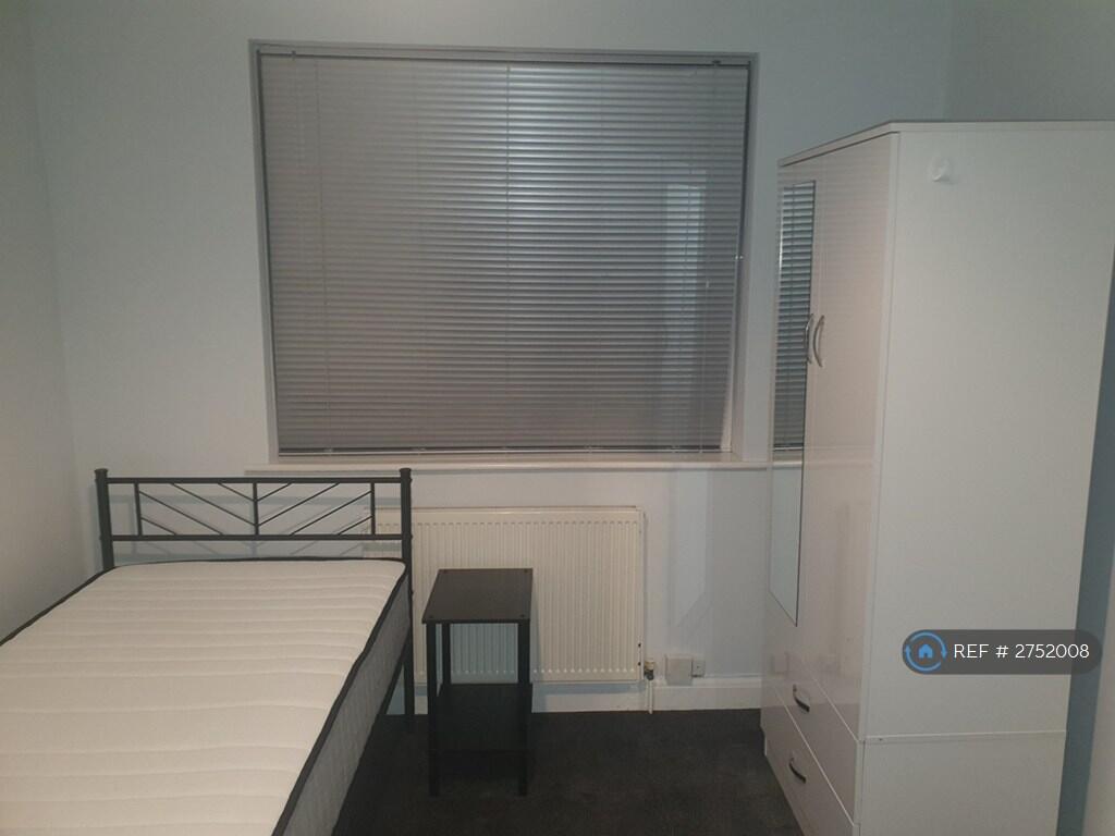 1 bed Flat Share for rent in London. From OpenRent