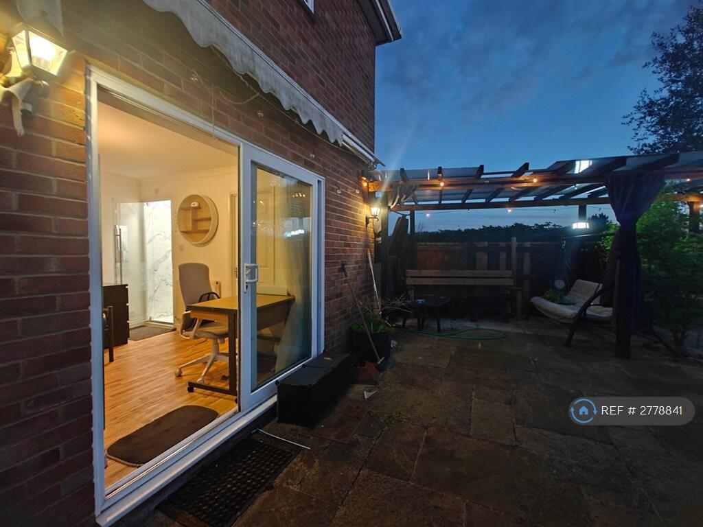 1 bed House Share for rent in Swindon. From OpenRent 1 bed House Share for rent in Swindon. From OpenRent