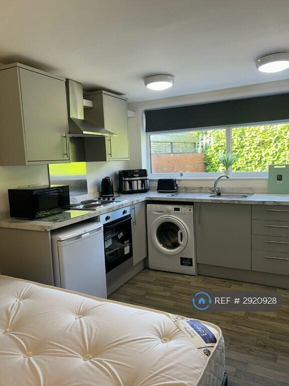 4 bed Studio for rent in Accrington. From OpenRent 4 bed Studio for rent in Accrington. From OpenRent