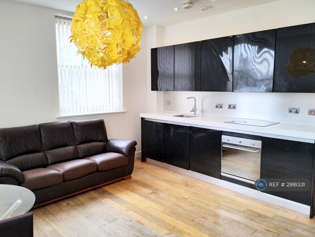 1 bed 1st Floor Flat for rent in Bradford. From OpenRent