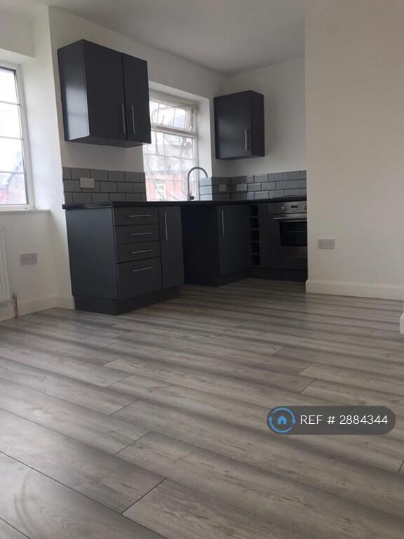 1 bed 1st Floor Flat for rent in Outwood. From OpenRent