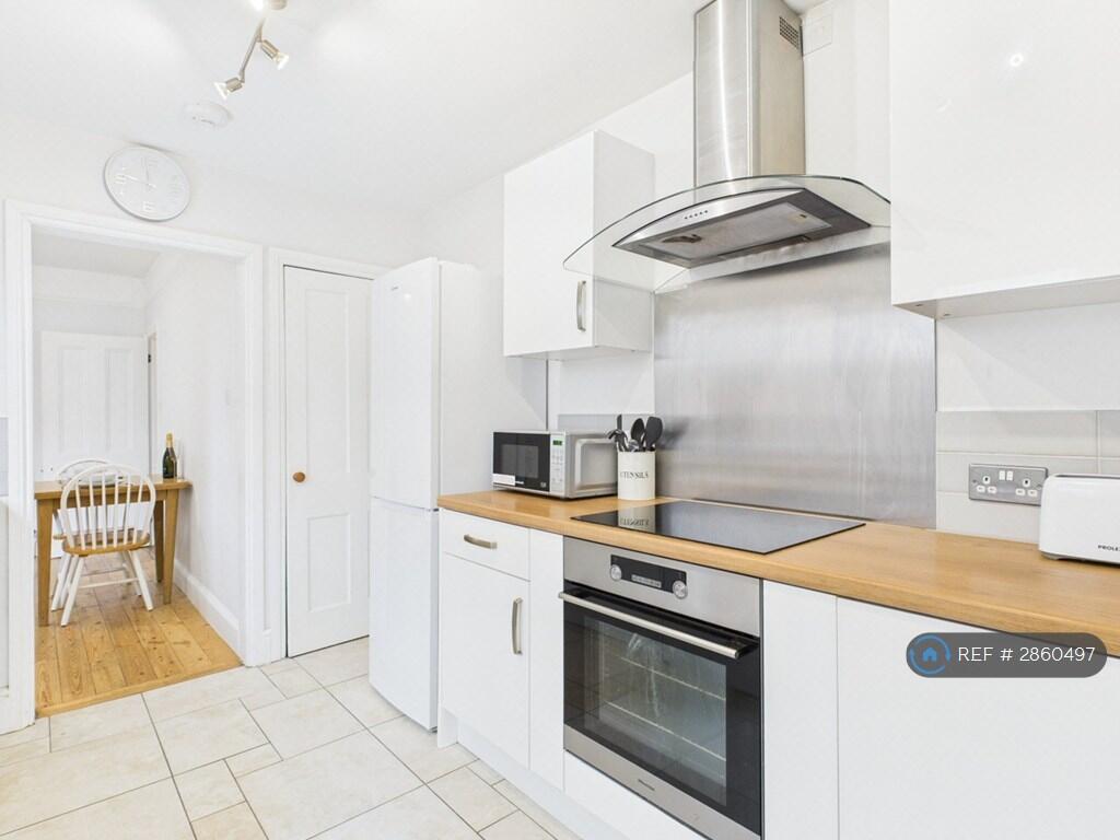 4 bed Semi Detached for rent in Swindon. From OpenRent 4 bed Semi Detached for rent in Swindon. From OpenRent
