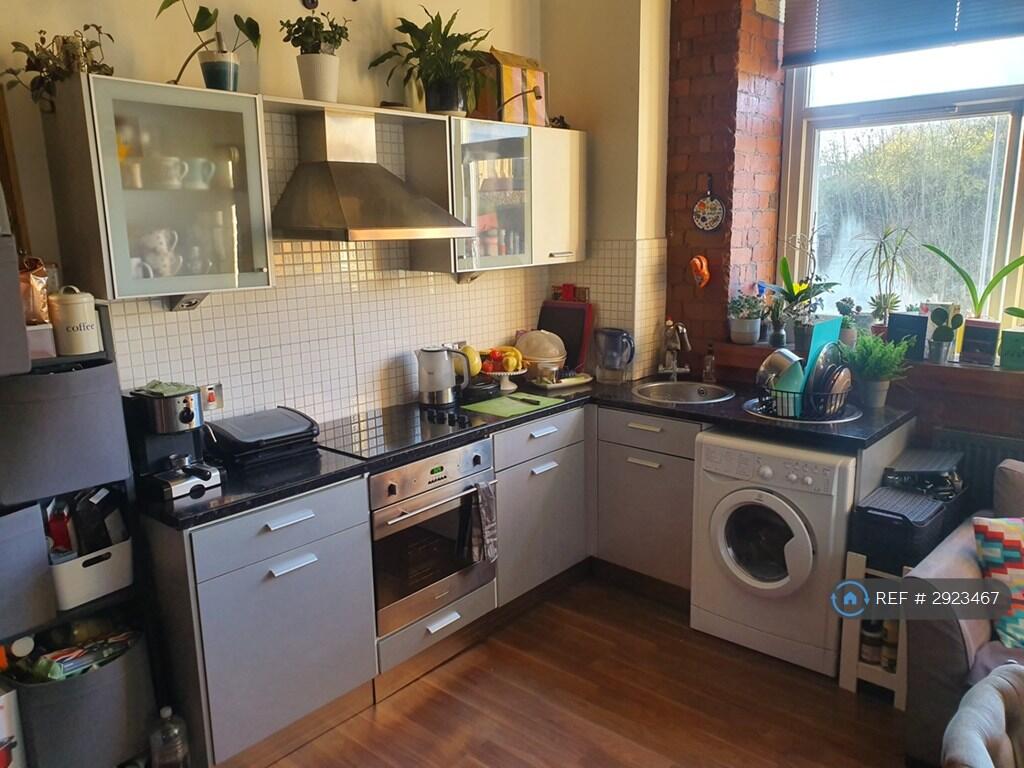 1 bed 1st Floor Flat for rent in Dewsbury. From OpenRent