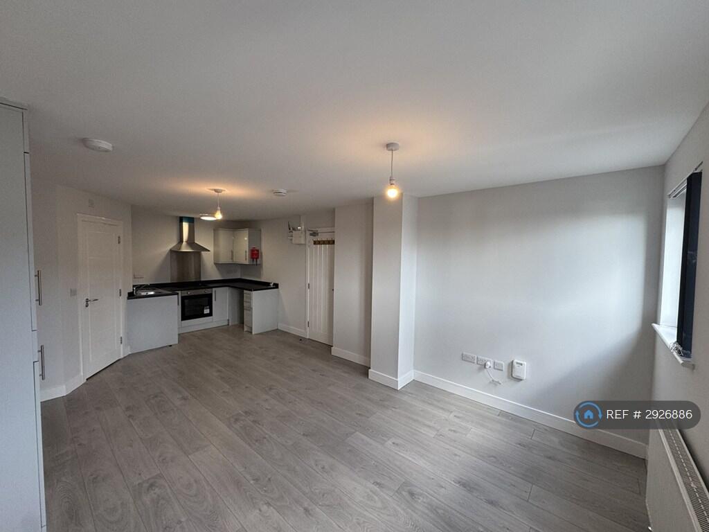 1 bed 1st Floor Flat for rent in Stoughton. From OpenRent