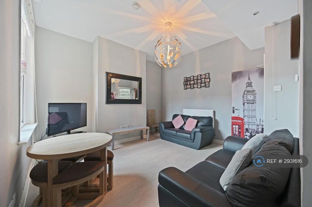 5 bed Mid Terraced House for rent in Fulwood. From OpenRent