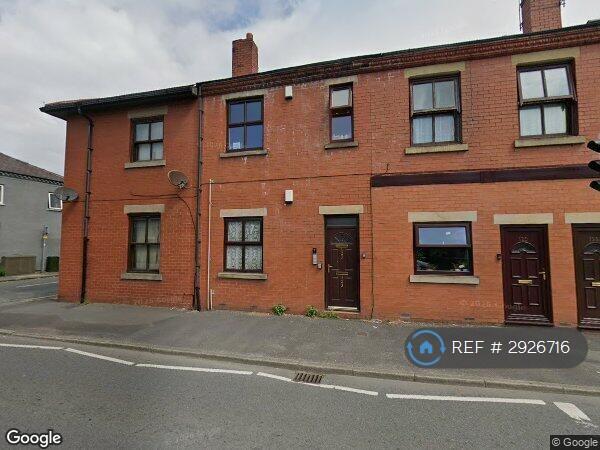 1 bed 1st Floor Flat for rent in Higher Folds. From OpenRent