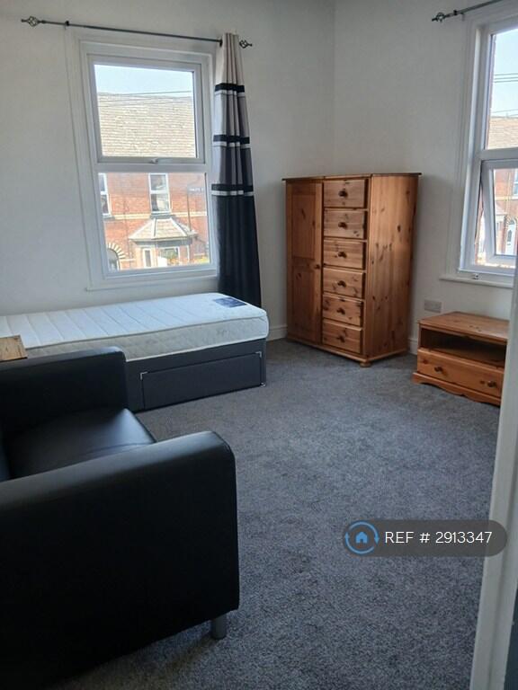 4 bed Studio for rent in Wrexham. From OpenRent