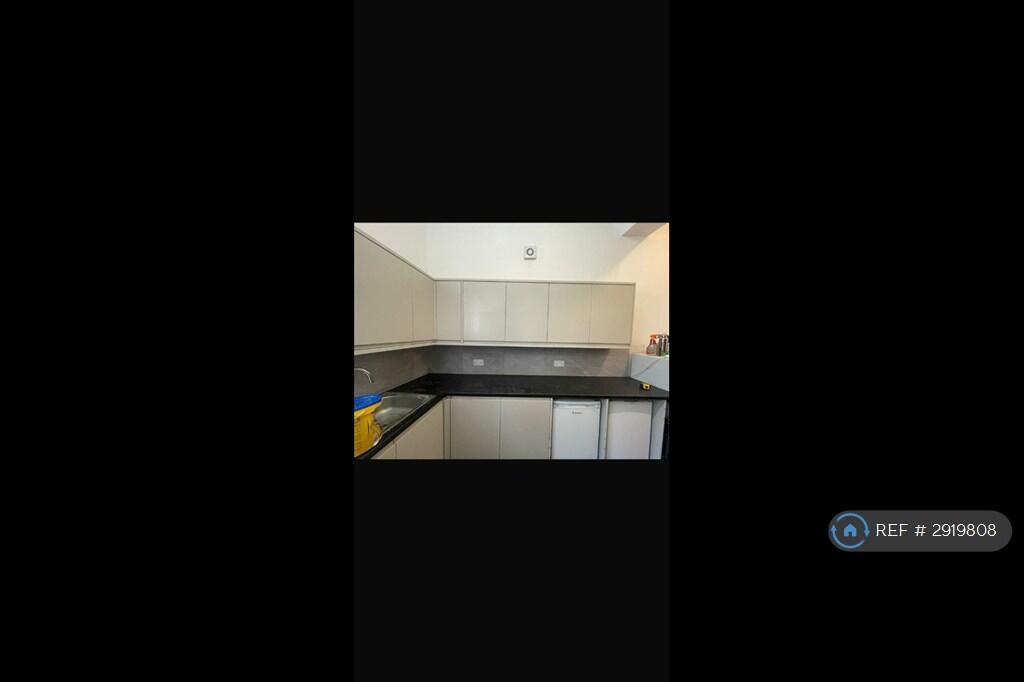 1 bed House Share for rent in Portsmouth. From OpenRent