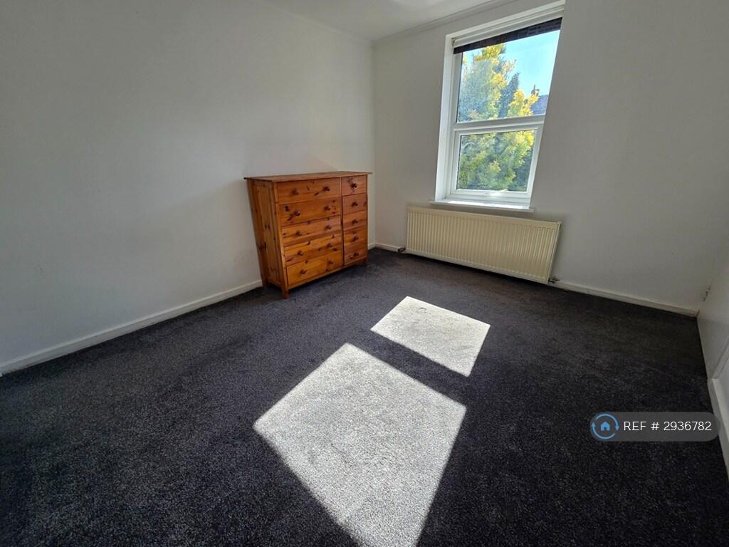 1 bed 1st Floor Flat for rent in Wakefield. From OpenRent