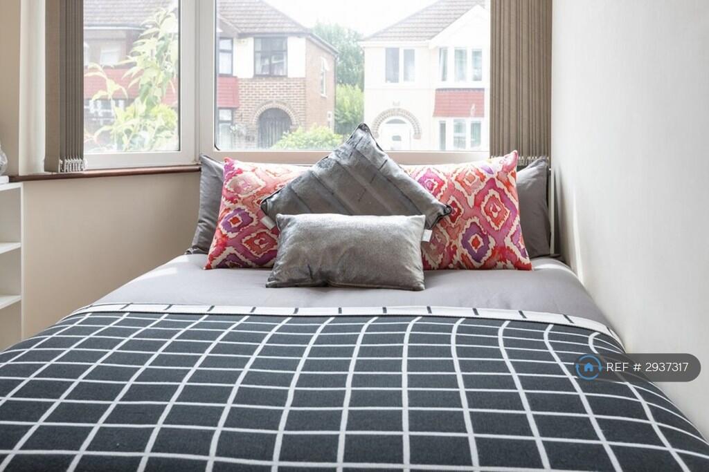 1 bed House Share for rent in Binley Woods. From OpenRent