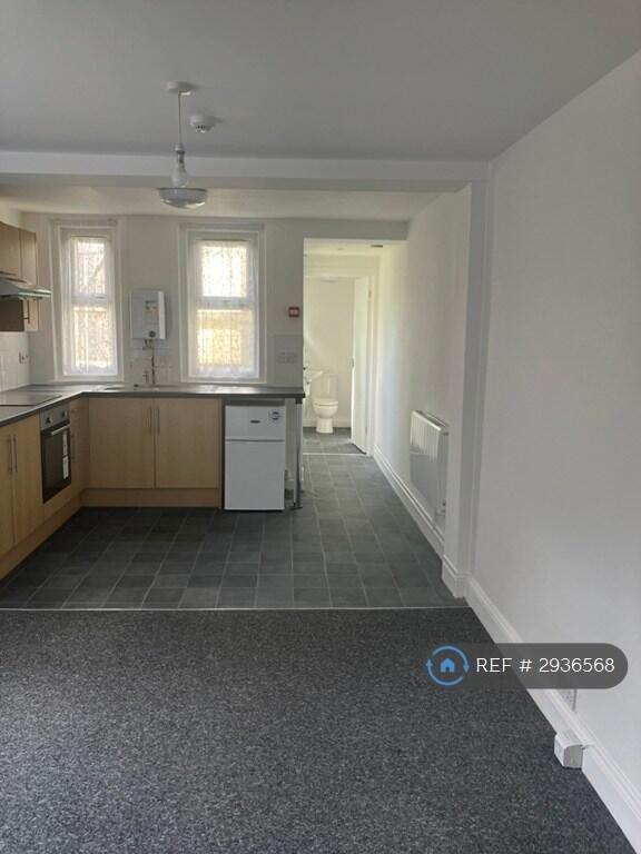 4 bed Studio for rent in Bournemouth. From OpenRent