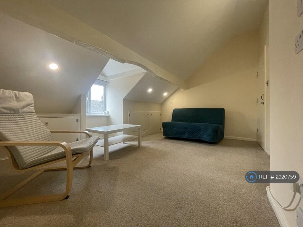 1 bed 1st Floor Flat for rent in Derby. From OpenRent