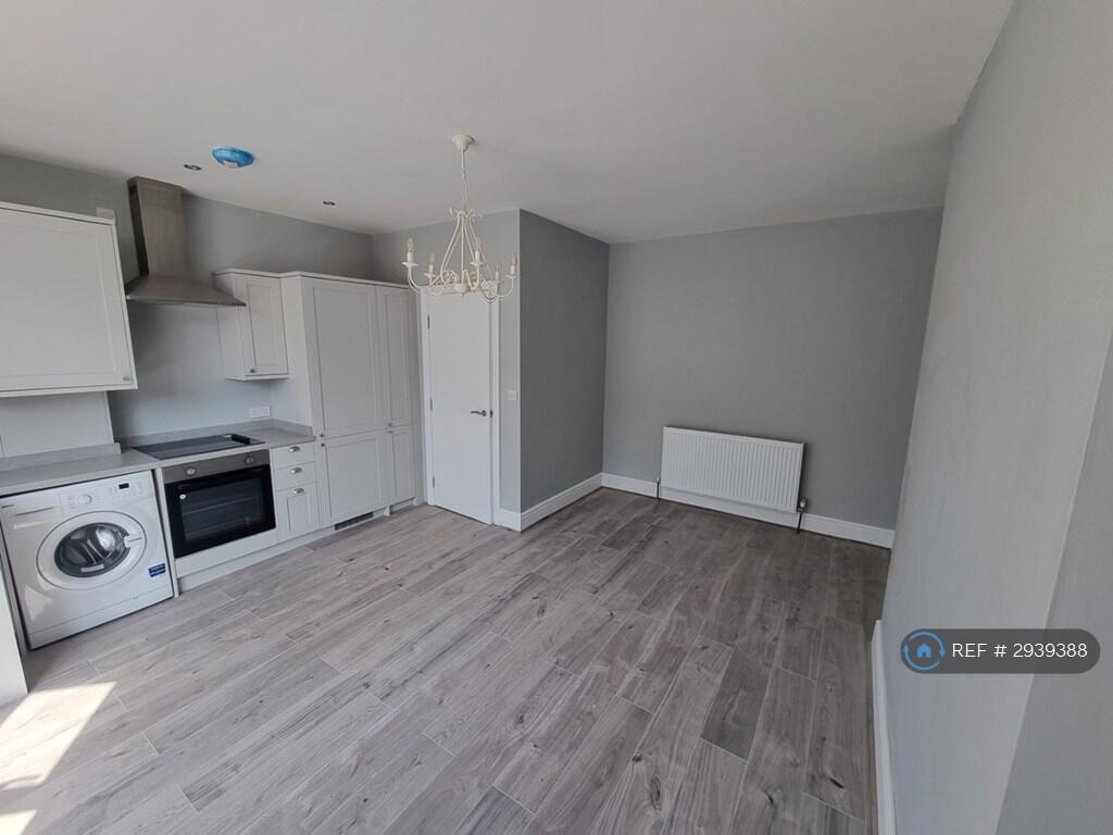 1 bed 1st Floor Flat for rent in Darlington. From OpenRent