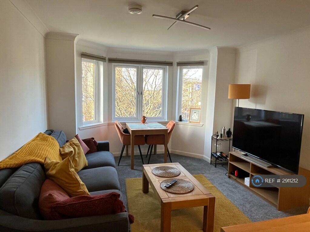 1 bed Flat Share for rent in Edinburgh. From OpenRent