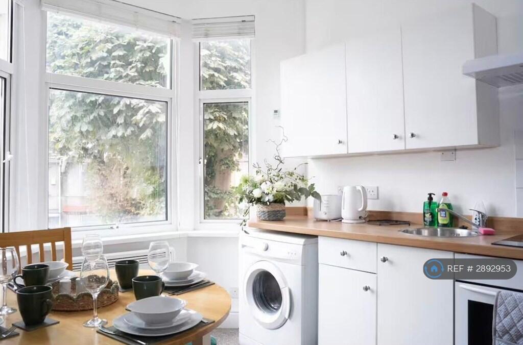 1 bed 1st Floor Flat for rent in Swindon. From OpenRent