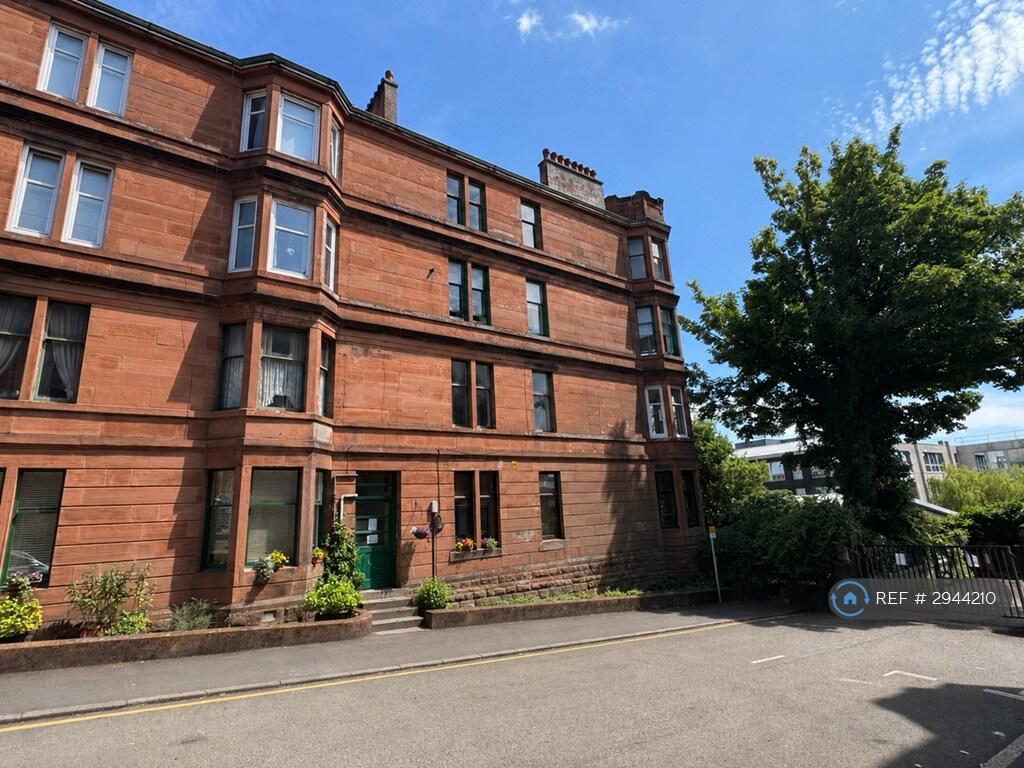 1 bed Flat Share for rent in Paisley. From OpenRent