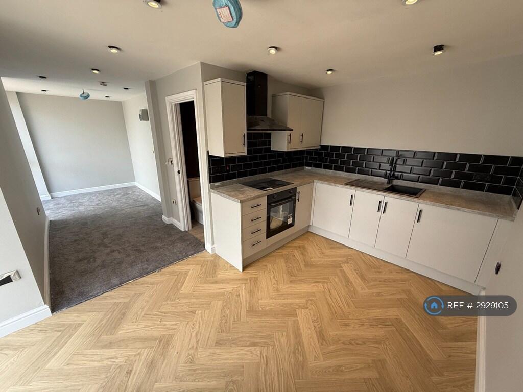 4 bed Studio for rent in Doncaster. From OpenRent 4 bed Studio for rent in Doncaster. From OpenRent