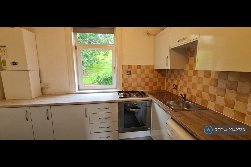 2 bed 1st Floor Flat for rent in Greenock. From OpenRent