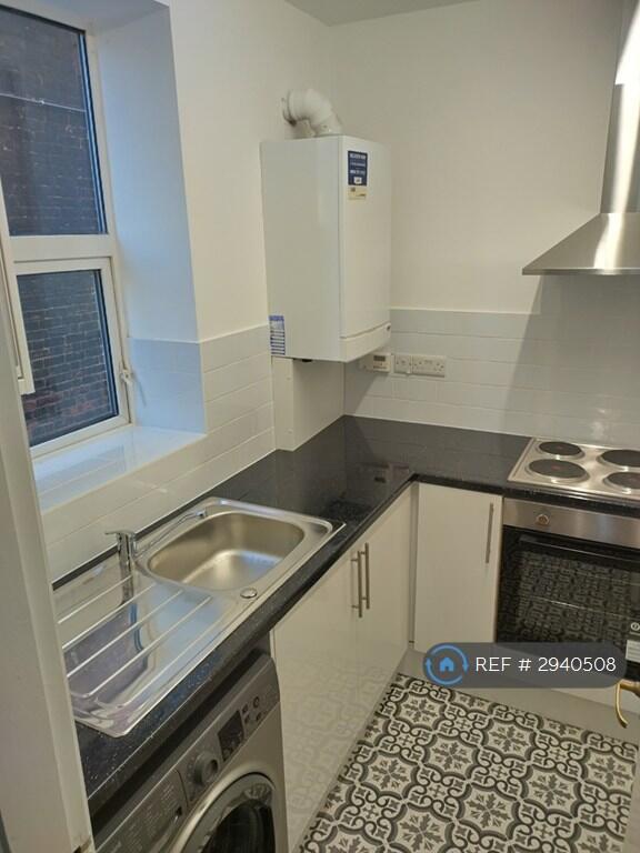1 bed 1st Floor Flat for rent in Hartshill. From OpenRent