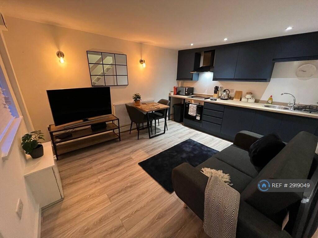 1 bed Mid Terraced House for rent in Hanchurch. From OpenRent
