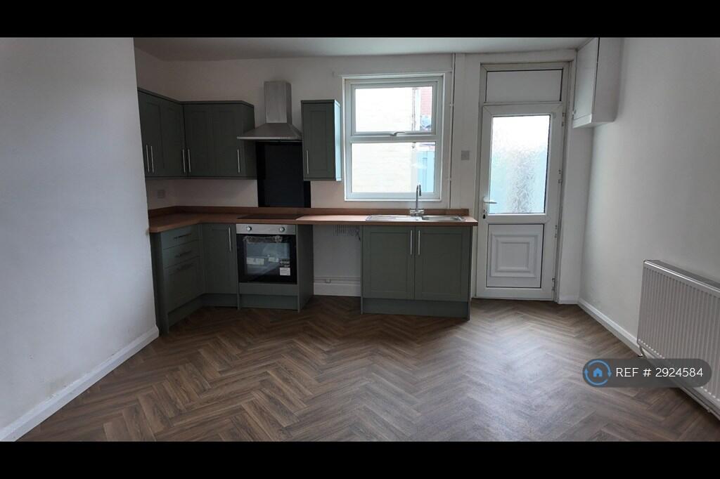2 bed Mid Terraced House for rent in Carlton. From OpenRent 2 bed Mid Terraced House for rent in Carlton. From OpenRent