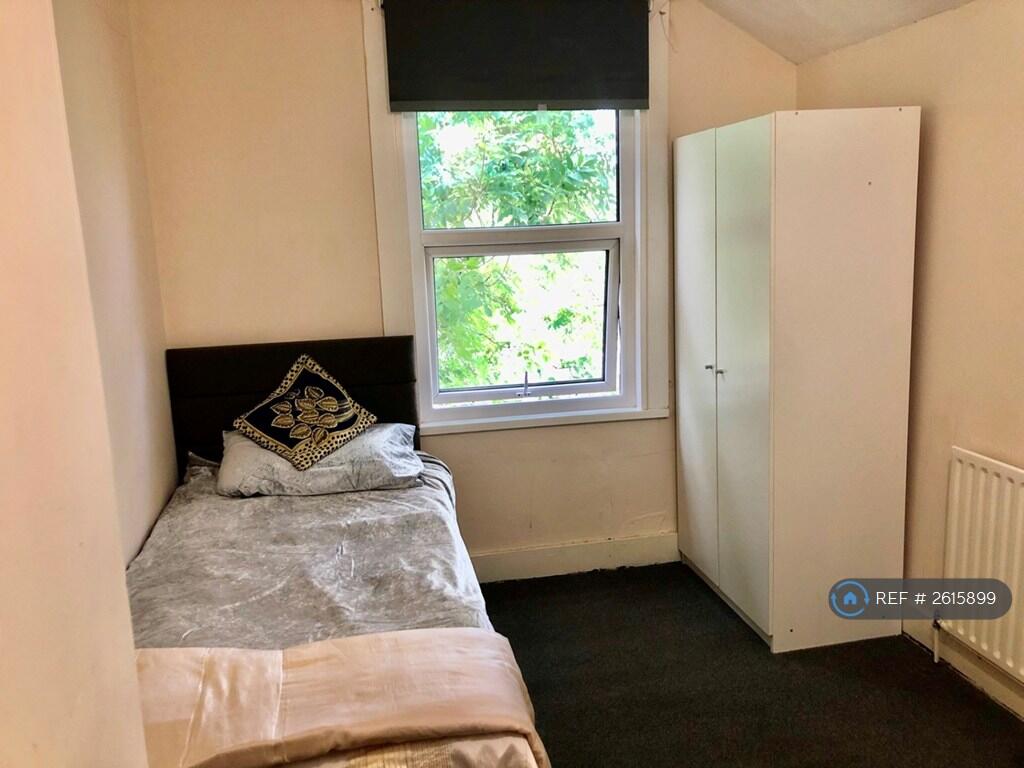1 bed House Share for rent in Reading. From OpenRent