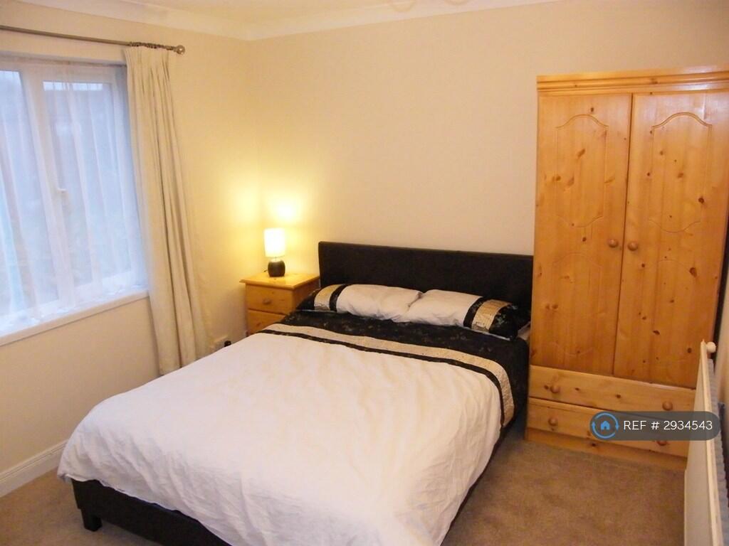 1 bed House Share for rent in Farnborough. From OpenRent