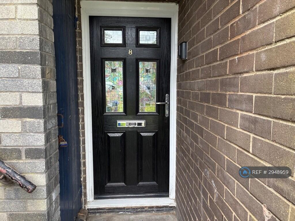 1 bed 1st Floor Flat for rent in Rawtenstall. From OpenRent