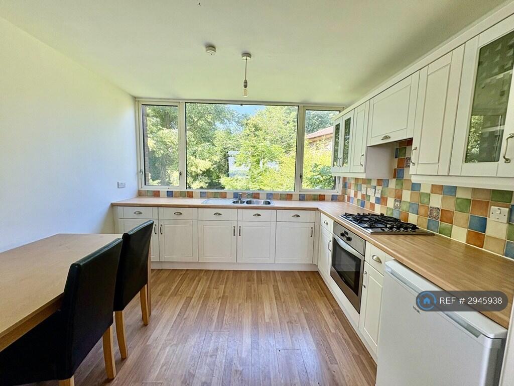 1 bed 1st Floor Flat for rent in Gawber. From OpenRent