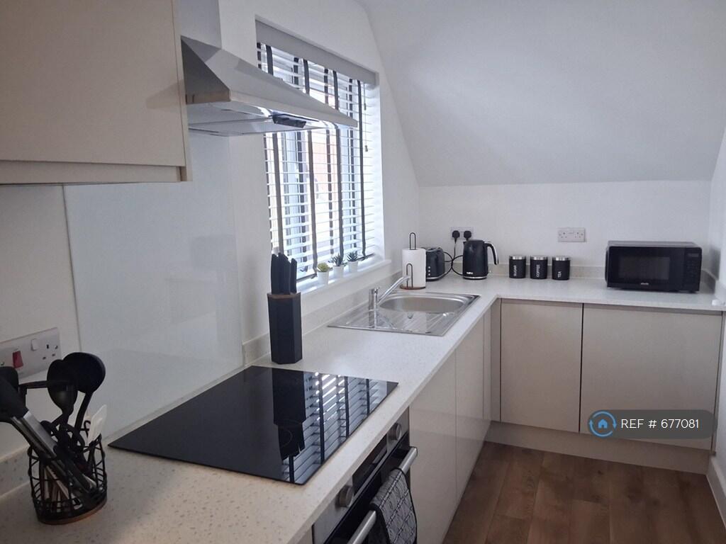 1 bed House Share for rent in Bowers Gifford. From OpenRent