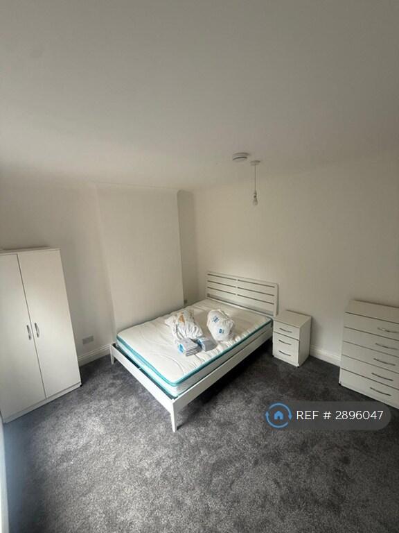 5 bed Mid Terraced House for rent in Birmingham. From OpenRent