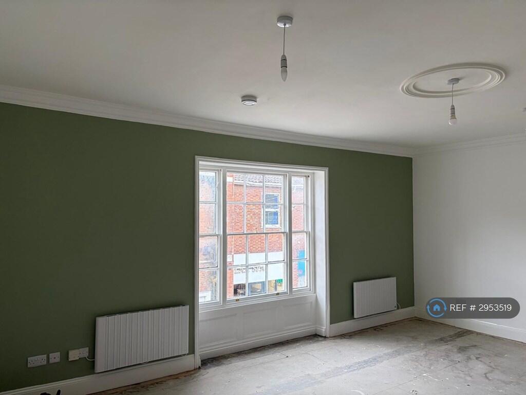 4 bed Studio for rent in Newark-on-Trent. From OpenRent 4 bed Studio for rent in Newark-on-Trent. From OpenRent